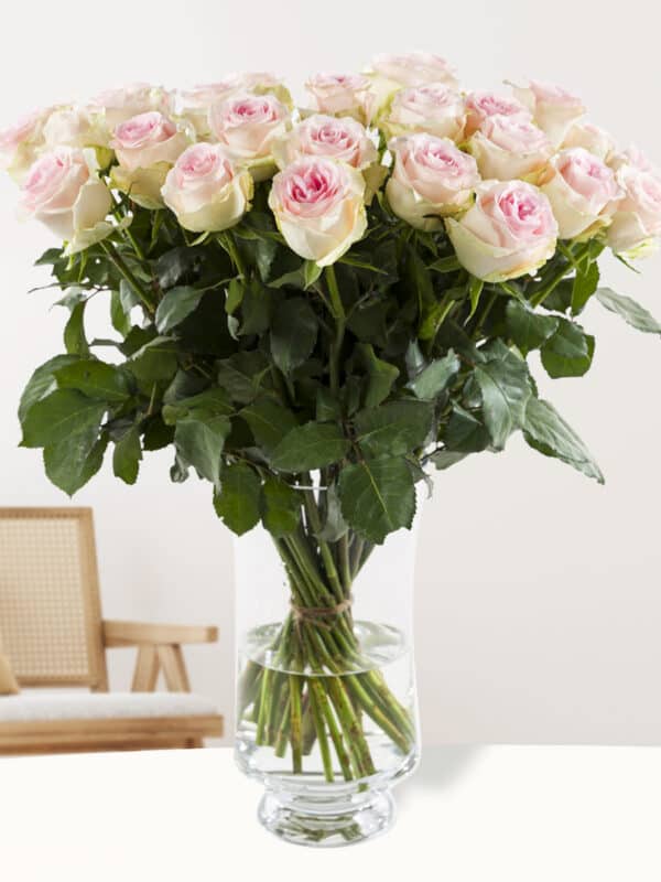 30 zachtroze rozen - Sweet Revival bezorgen