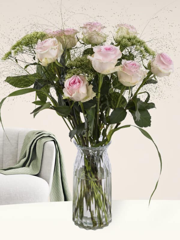 Geboorteboeket roze + gratis glasvaas bezorgen