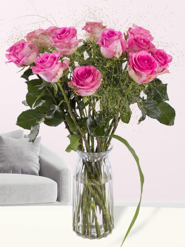 Roze rozenboeket met panicum + gratis glasvaas - Revival bezorgen
